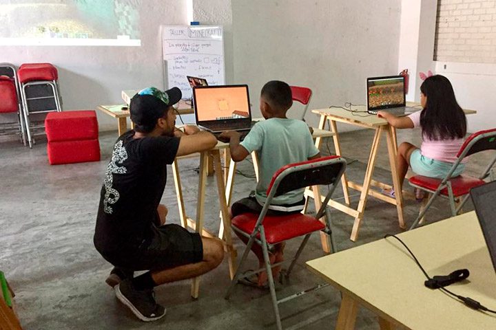 Block by Block La transformación de espacios públicos usando Minecraft